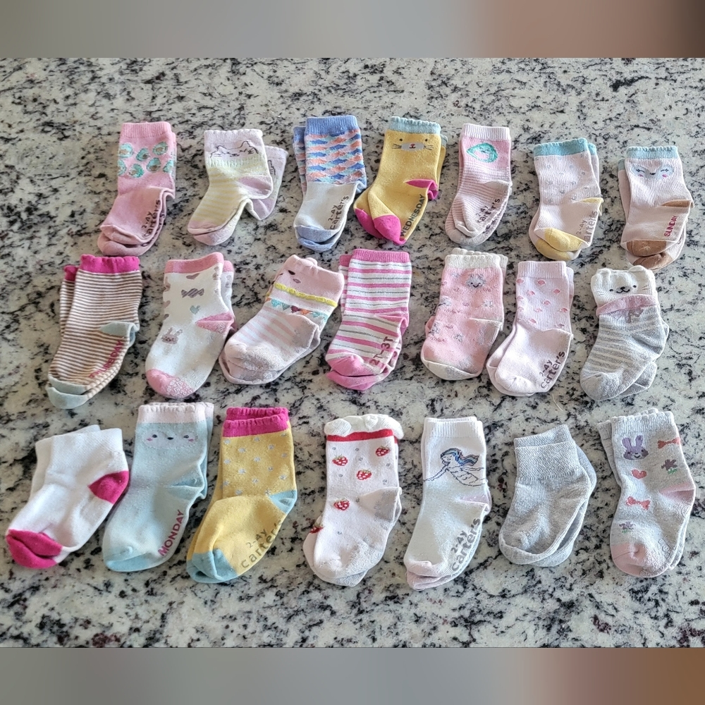 21 Pairs Little Girl Socks, Size 2-4 years old